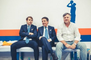 coach Riga con il team manager ed il presidente